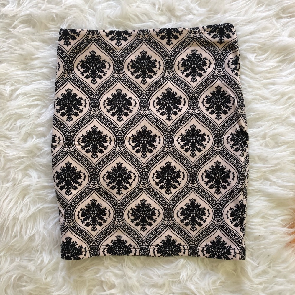 ⬇️ Baroque Print Skirt